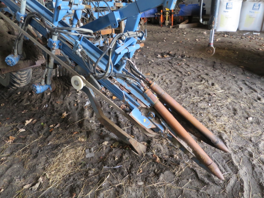 4208 Asa-Lift CM1000 carrot harvester for boxes