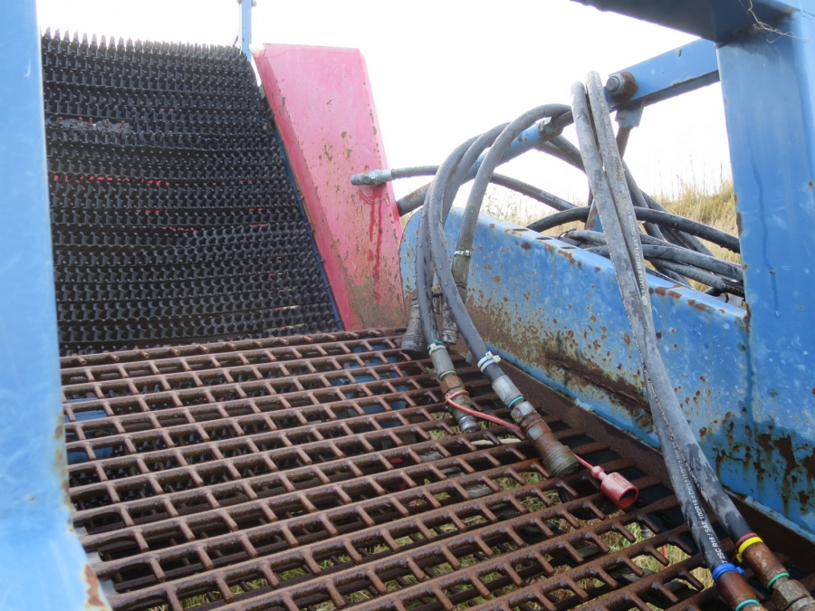 4208 Asa-Lift CM1000 carrot harvester for boxes