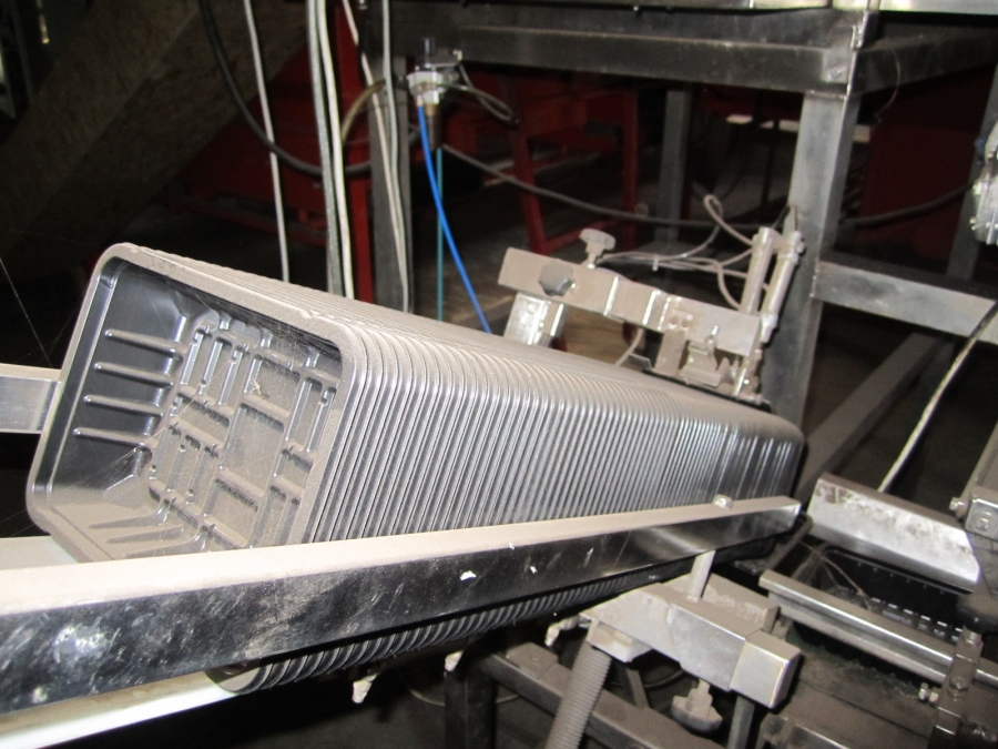 4227 Newtec tray feeder 
