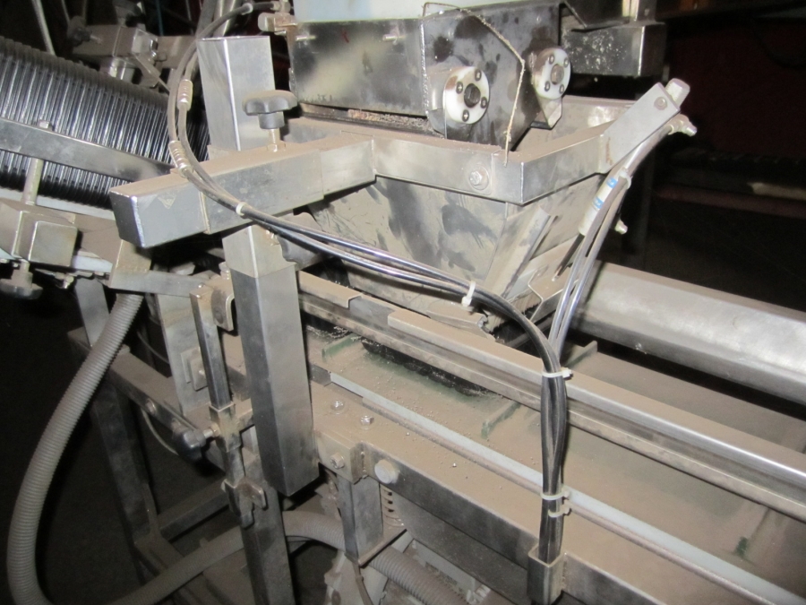 4227 Newtec tray feeder 