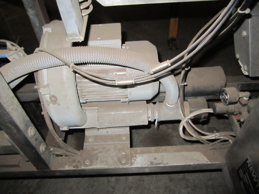 4227 Newtec tray feeder 