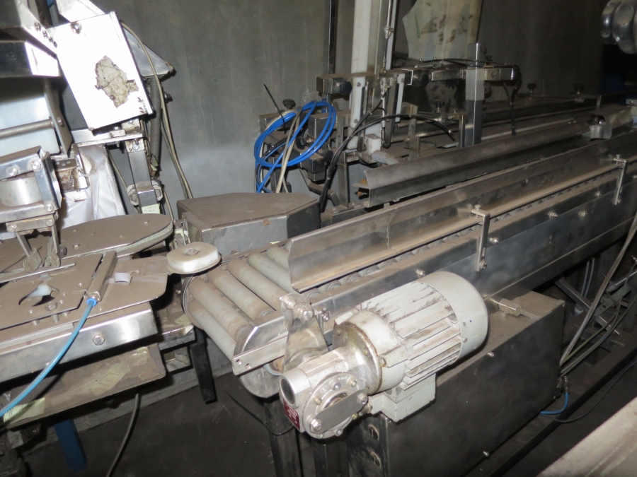 4227 Newtec tray feeder 