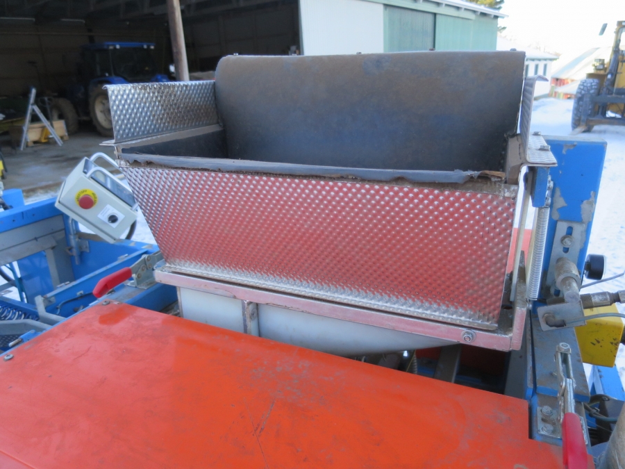 4256 EMVE BE5000 paper bagger