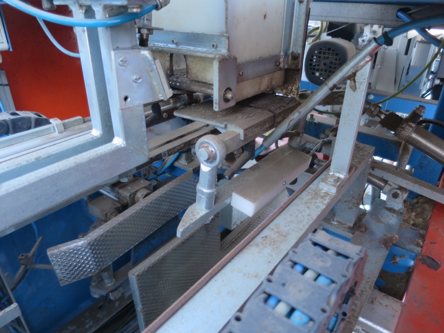 4256 EMVE BE5000 paper bagger