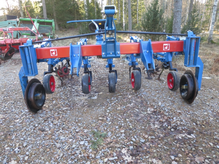 4262 Hatzenbichler row crop cleaner 4 Reihen new condition