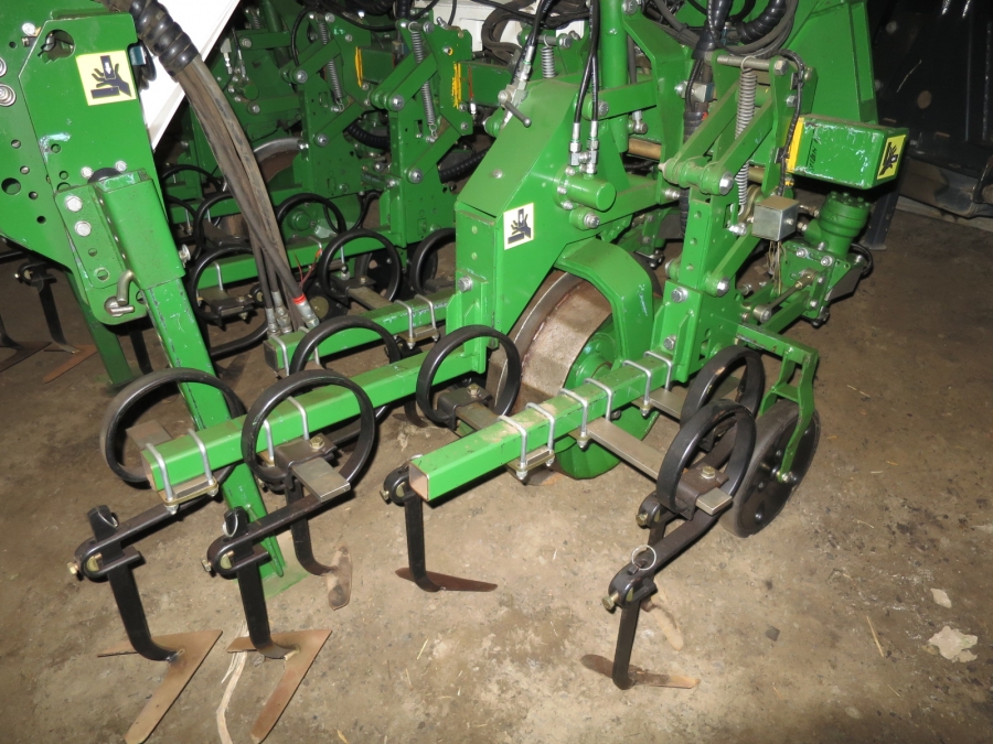 4277 Garford Robocrop InRow Weeder