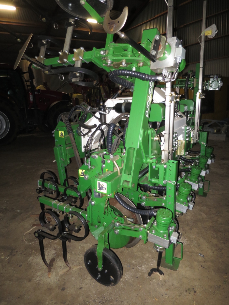 4277 Garford Robocrop InRow Weeder