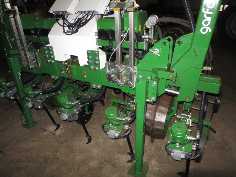 4277 Garford Robocrop InRow Weeder