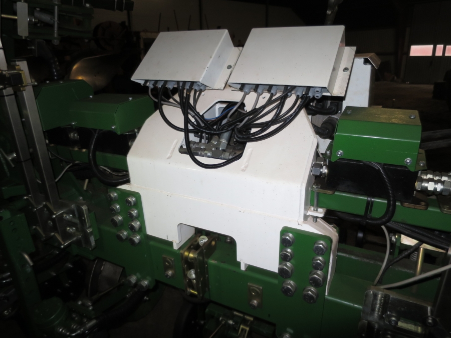 4277 Garford Robocrop InRow Weeder