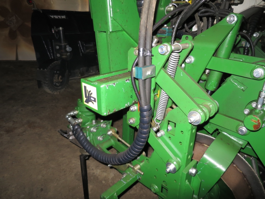 4277 Garford Robocrop InRow Weeder