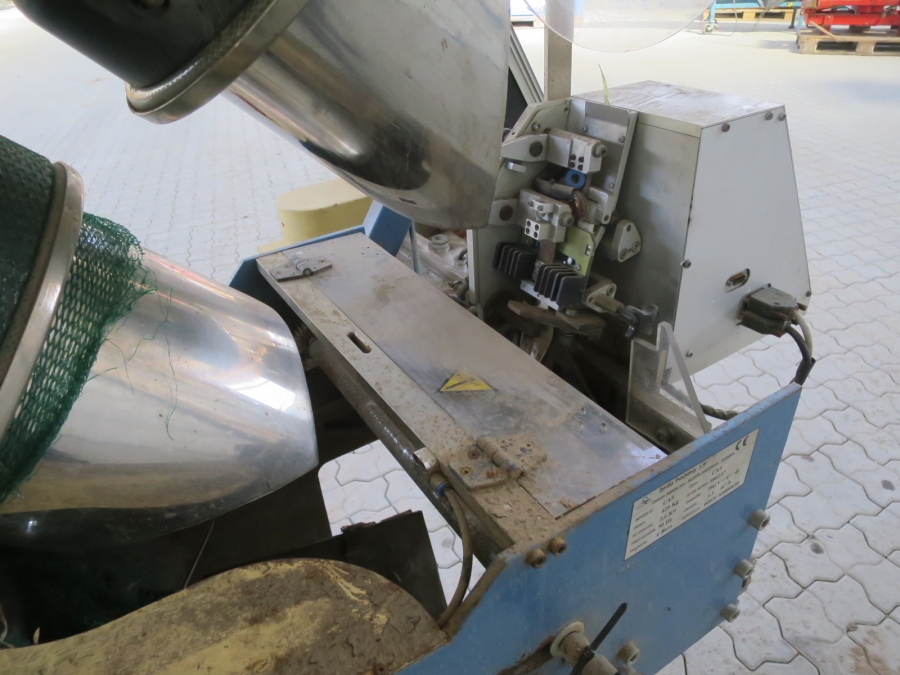4344 Roda Giro CA9 Net clipping machine