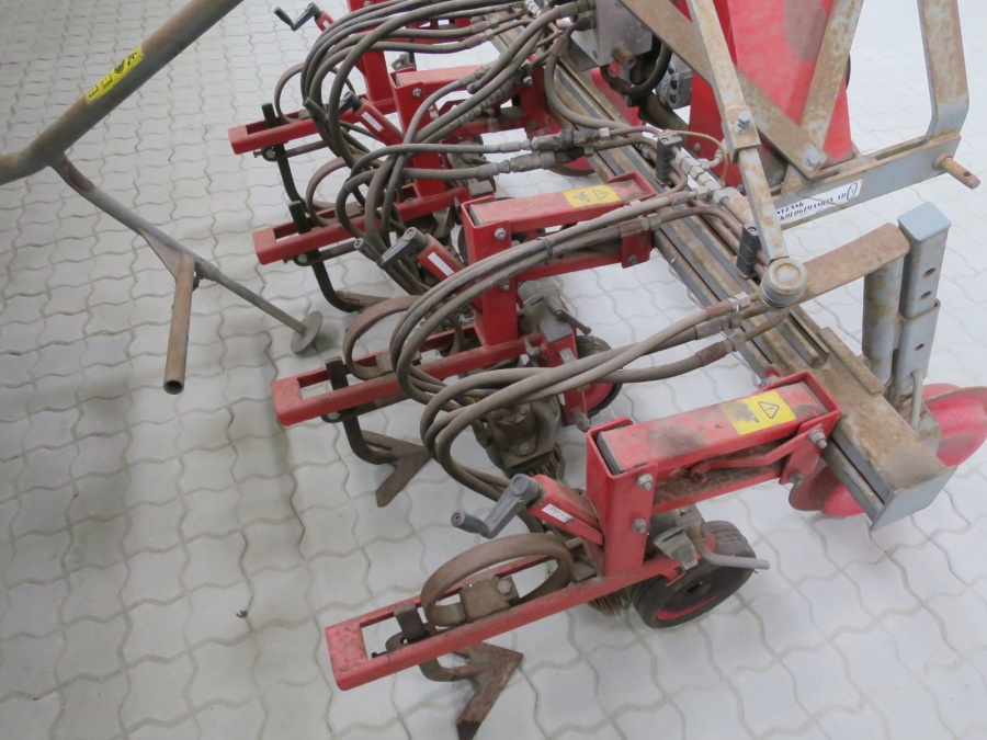 4352 Thermec brushing crop cleaner