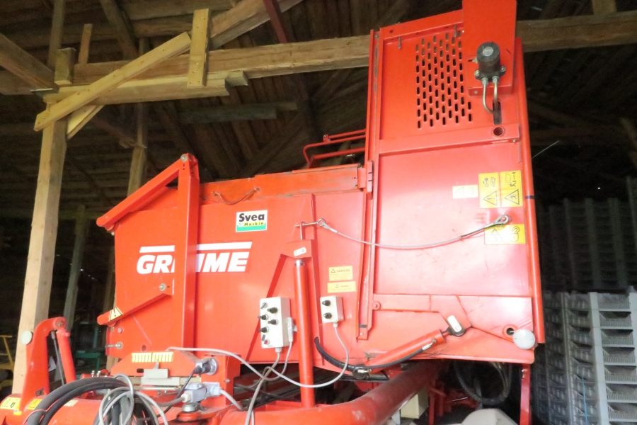 4359 Grimme SE75-20 potato harvester