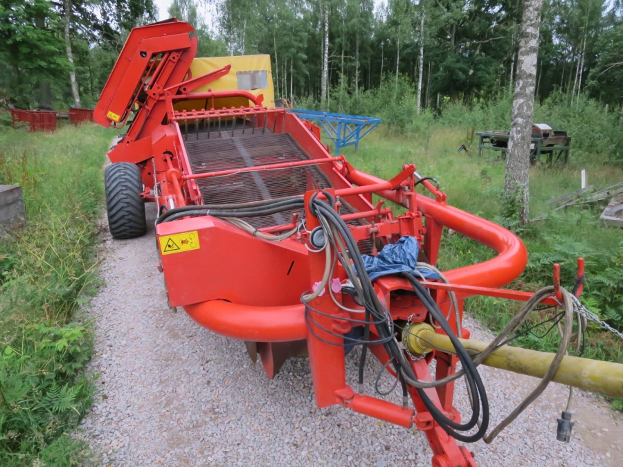 4370 Grimme DL1500 2 row with Elevator