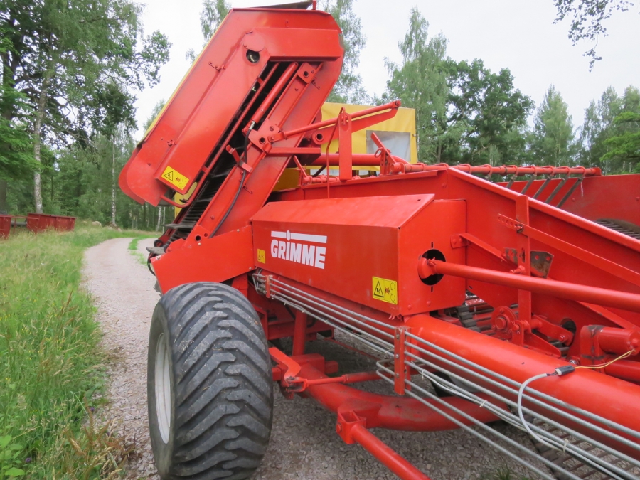 4370 Grimme DL1500 2 row with Elevator