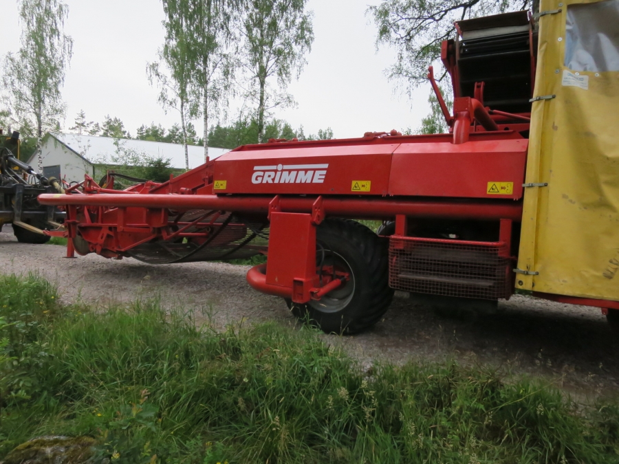 4370 Grimme DL1500 2 row with Elevator