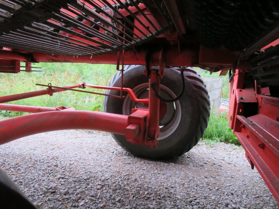 4370 Grimme DL1500 2 row with Elevator