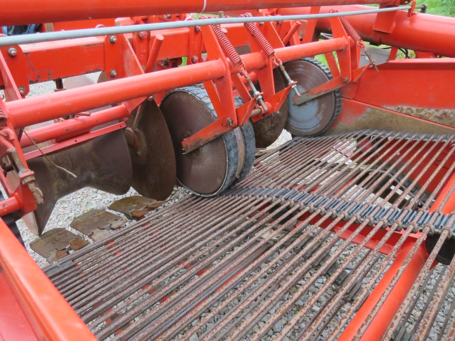 4370 Grimme DL1500 2 row with Elevator