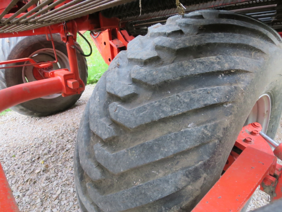 4370 Grimme DL1500 2 row with Elevator