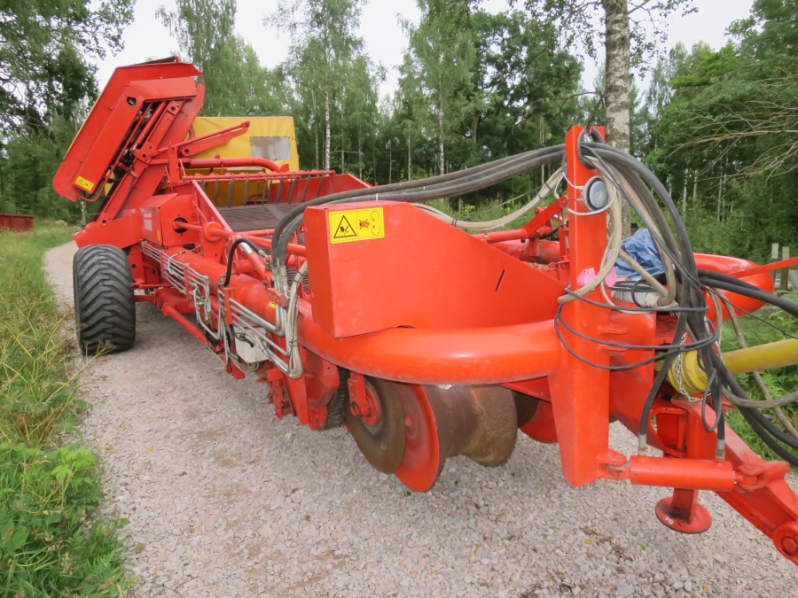 4370 Grimme DL1500 2 row with Elevator