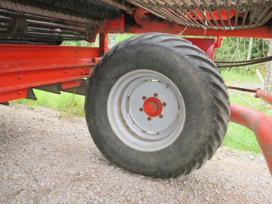 4370 Grimme DL1500 2 row with Elevator