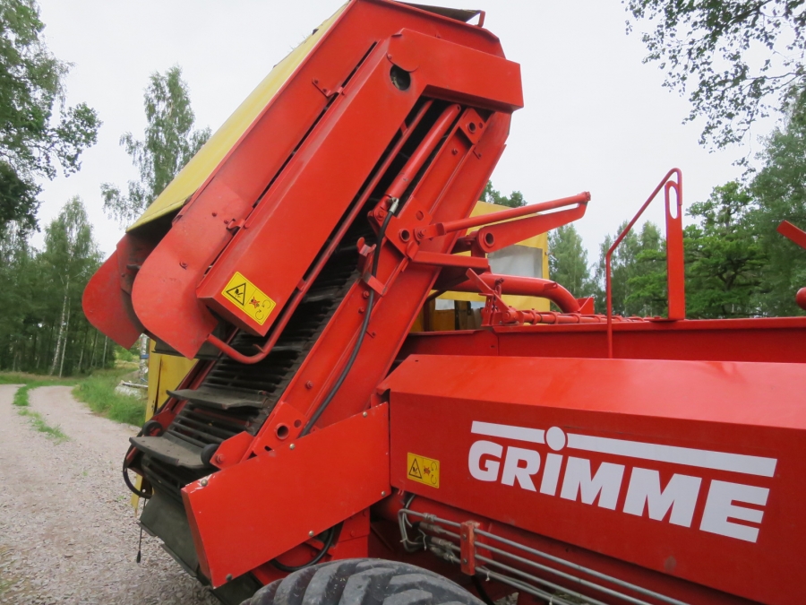 4370 Grimme DL1500 2 row with Elevator