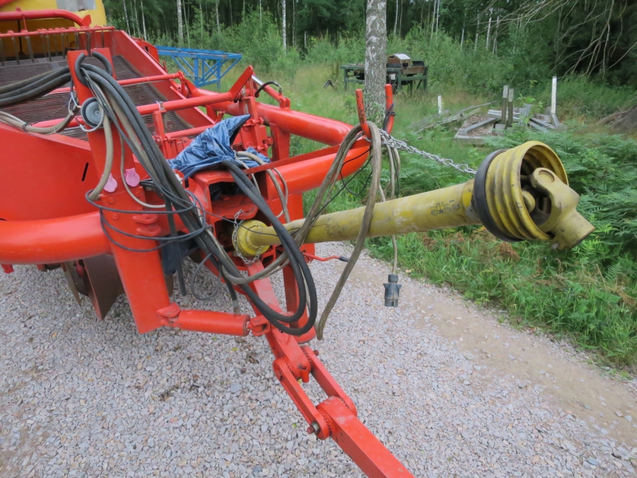 4370 Grimme DL1500 2 row with Elevator
