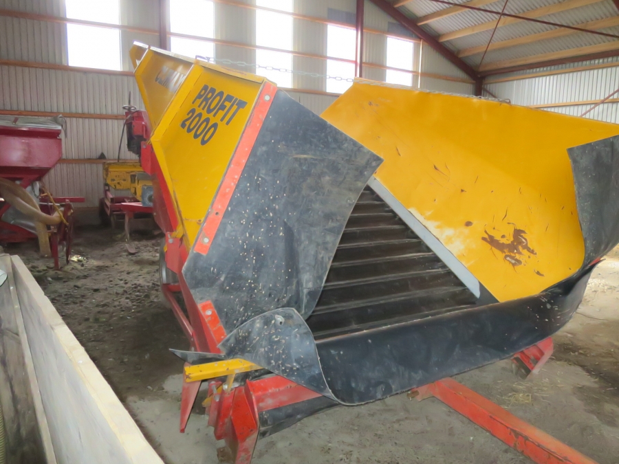 4376 Climax receiving hopper Profit 2000