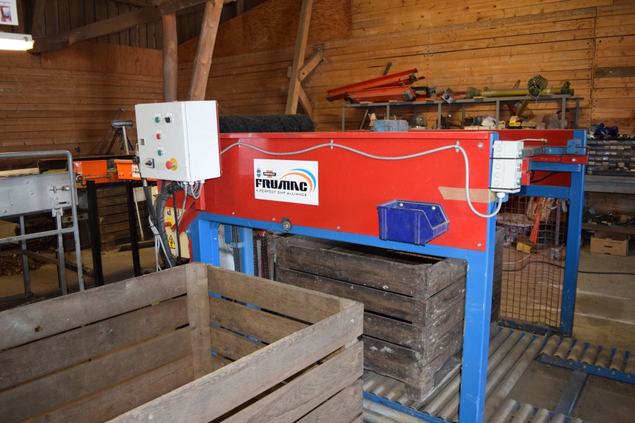 4378 AWETA G2 apple grading line