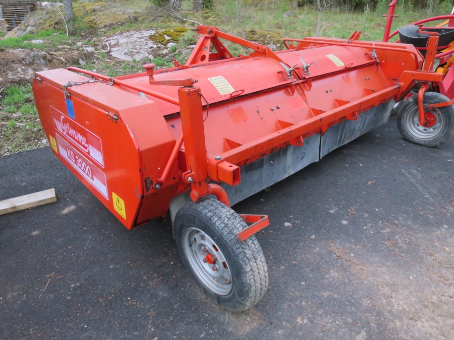 4381 Grimme KS3000 haulm topper