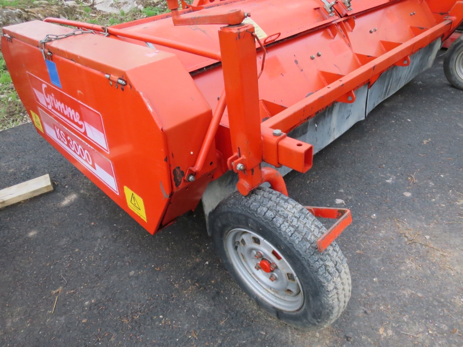 4381 Grimme KS3000 haulm topper