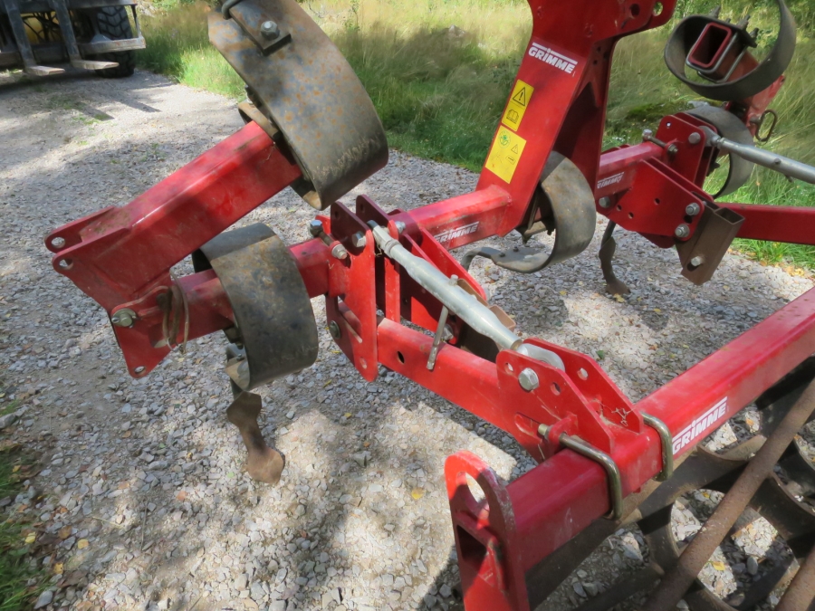 4388 Grimme GFD front ridger 4 row