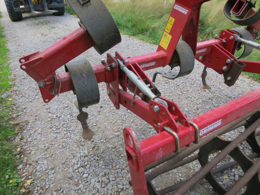 4388 Grimme GFD front ridger 4 row