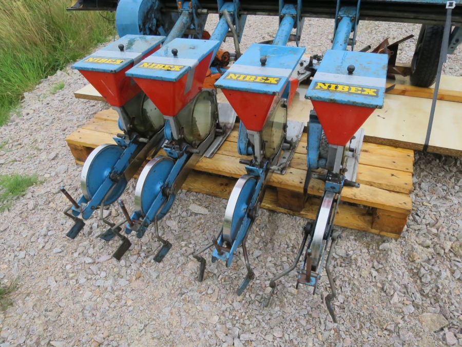 4403 Nibex 300 4 row seeder for carrots and other vegetables