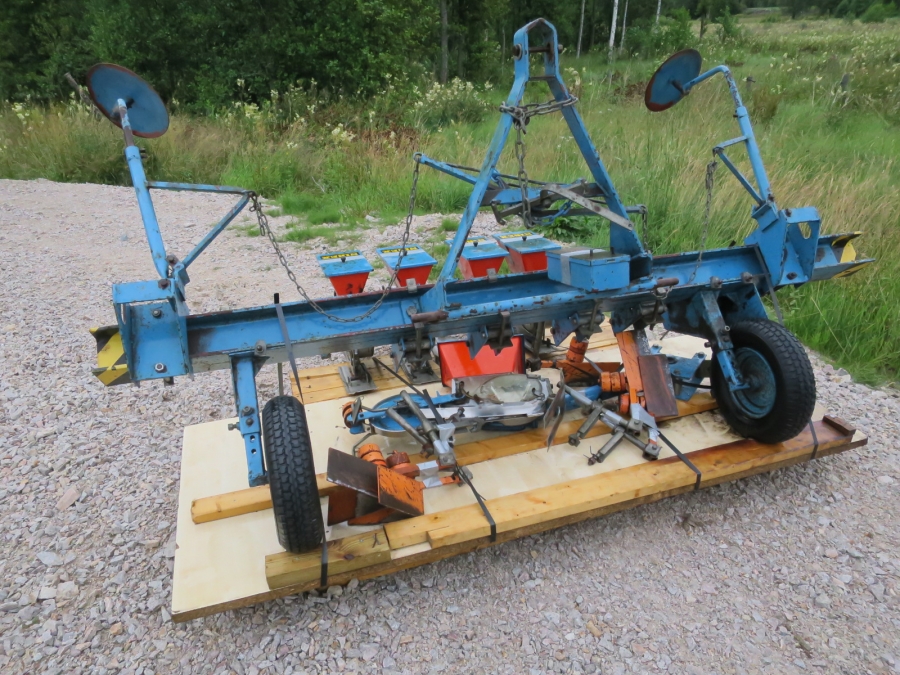 4403 Nibex 300 4 row seeder for carrots and other vegetables