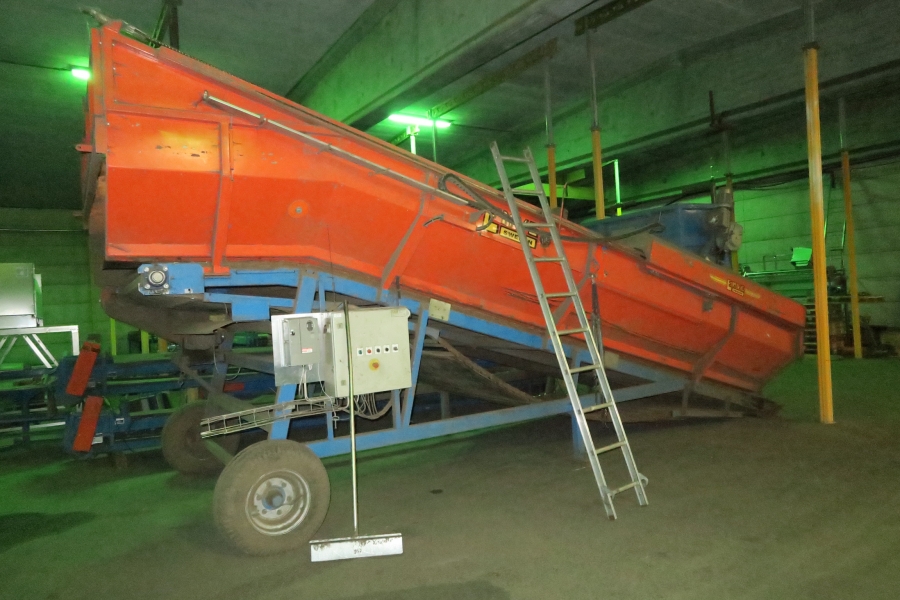 4404 EMVE receiving hopper RH2000