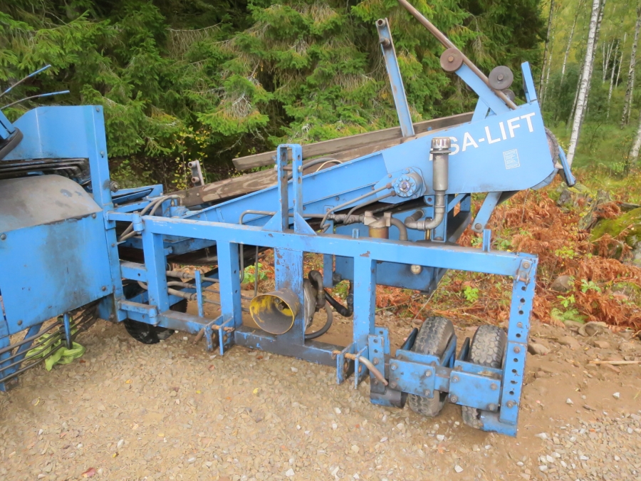 4419 Asa-Lift carrot harvester 1 row with roller table