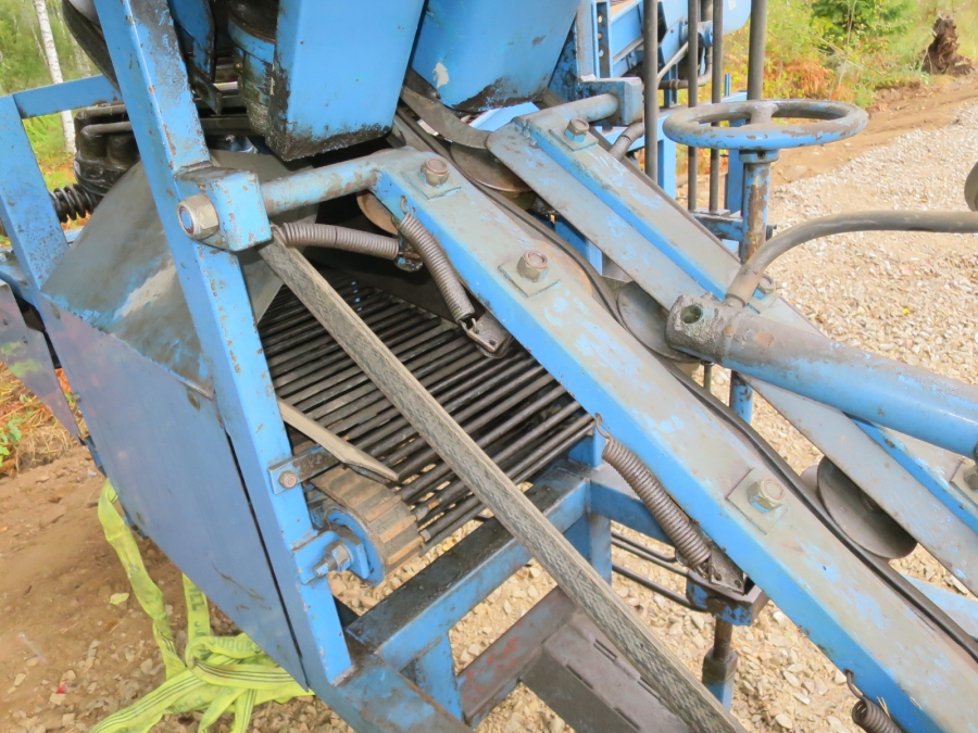 4419 Asa-Lift carrot harvester 1 row with roller table
