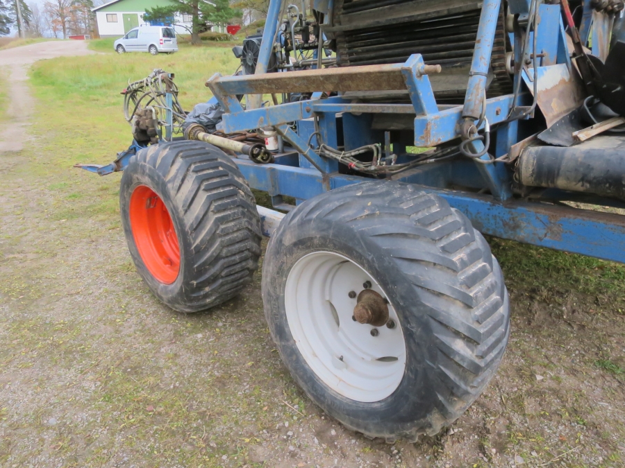 4426 Asa-Lift T200 carrot harvester with elevator 