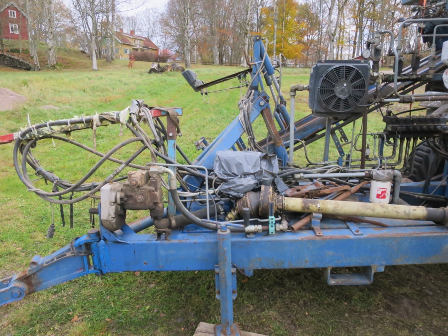 4426 Asa-Lift T200 carrot harvester with elevator 