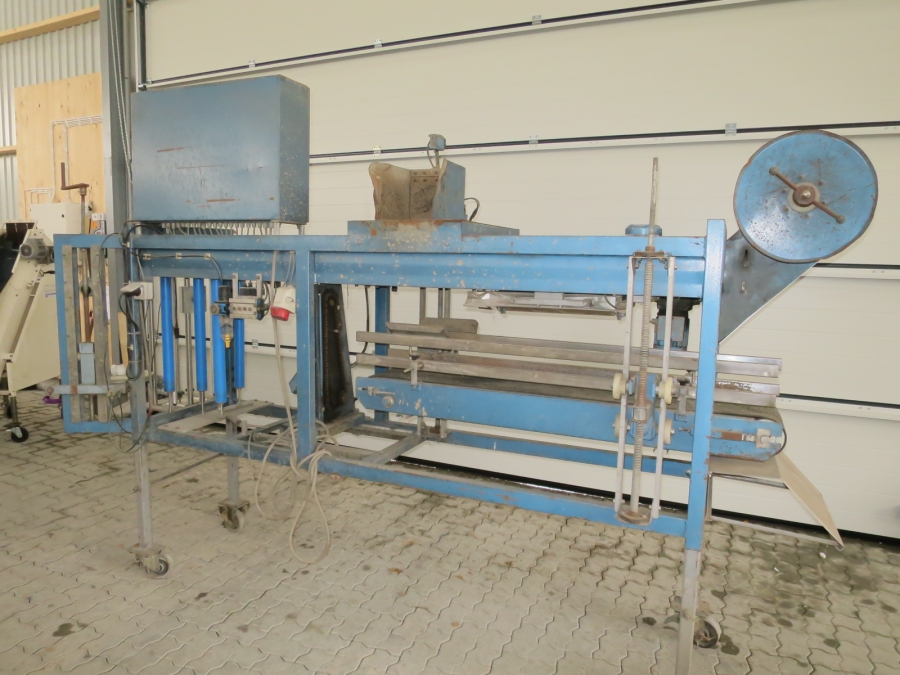 4439 Upmatic Plastic bagging machine 30 S E