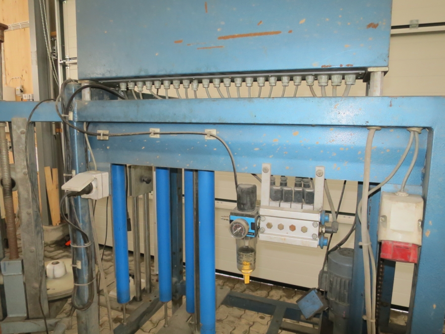 4439 Upmatic Plastic bagging machine 30 S E
