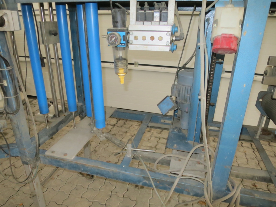 4439 Upmatic Plastic bagging machine 30 S E