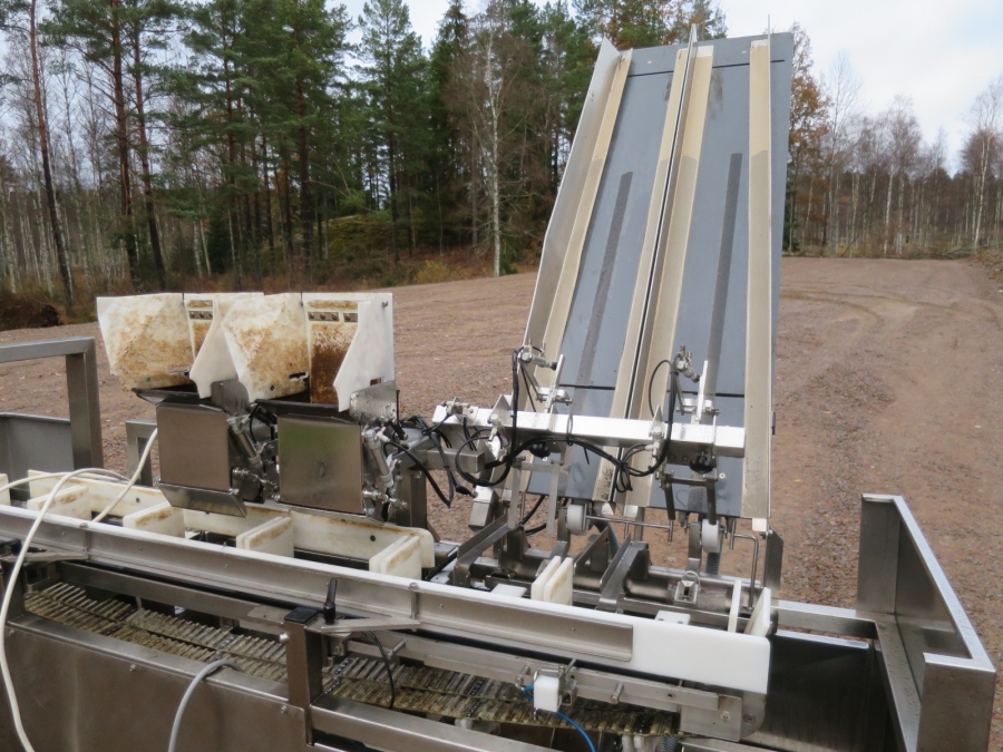 4442 Newtec NBM61F tray feeder