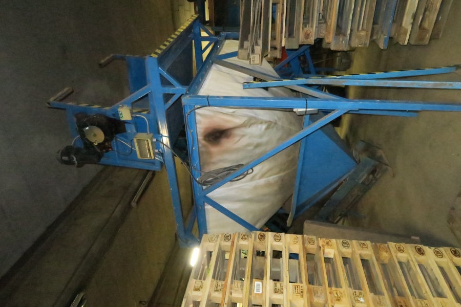 4547 EMVE box turner with trevira sack