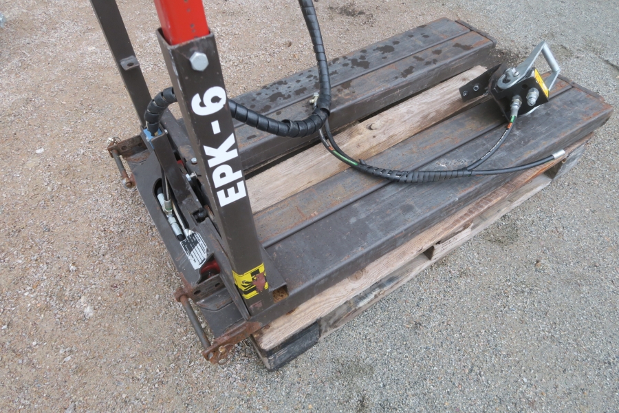 4559 EPK-6 box turner for forklift turning forward