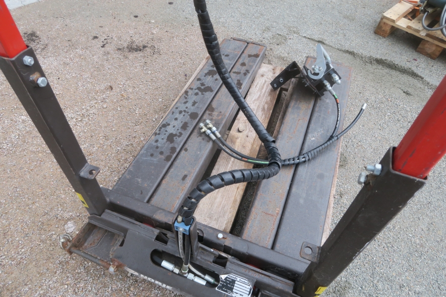 4559 EPK-6 box turner for forklift turning forward