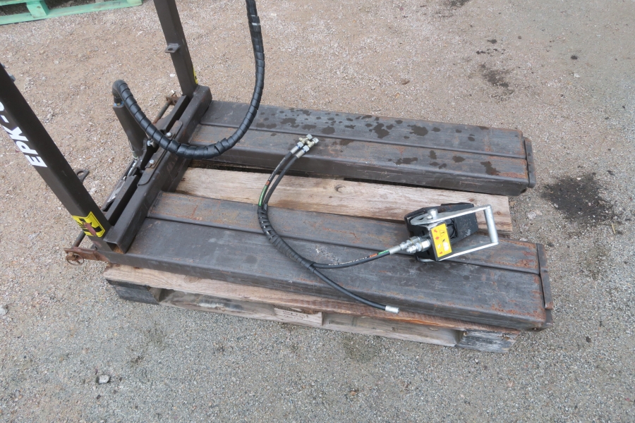 4559 EPK-6 box turner for forklift turning forward