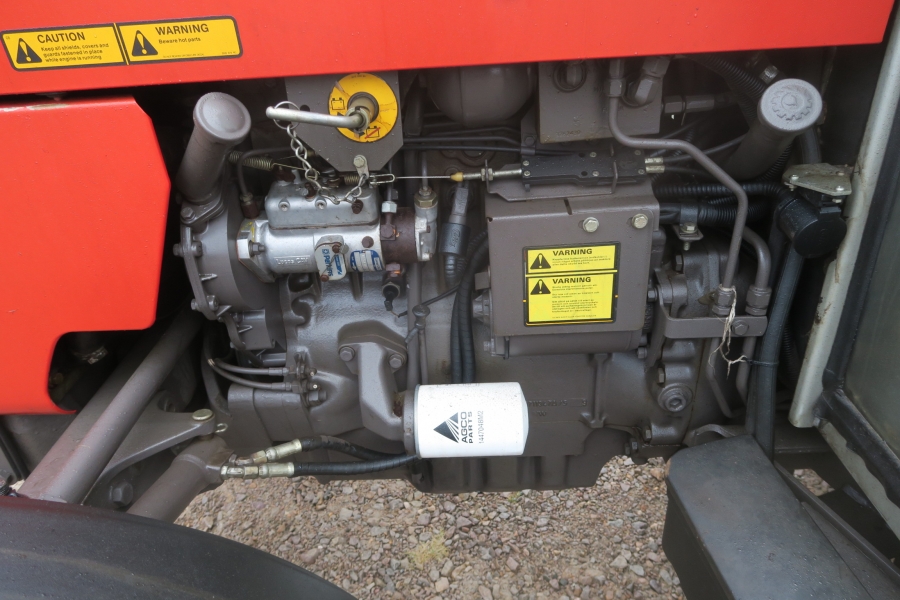 4564 Massey Ferguson 372 2WD Tractor