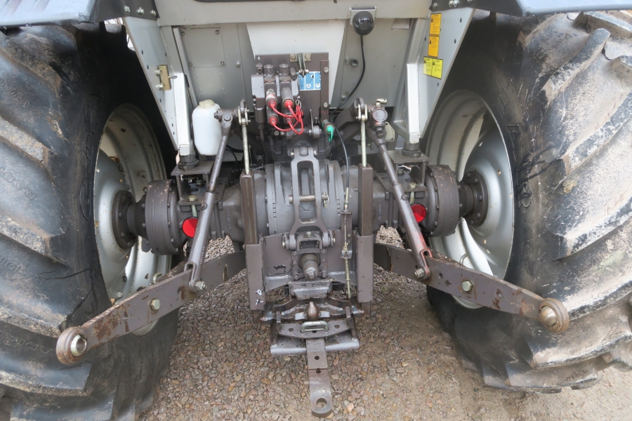 4564 Massey Ferguson 372 2WD Tractor